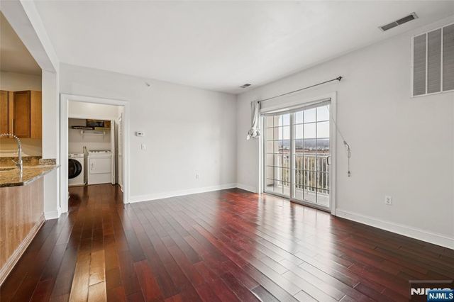 2404 Windsor Park Court 114, Englewood, NJ 07631