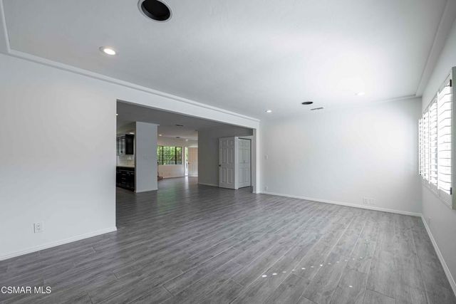 10129 Sarah Street, Toluca Lake, CA 91602