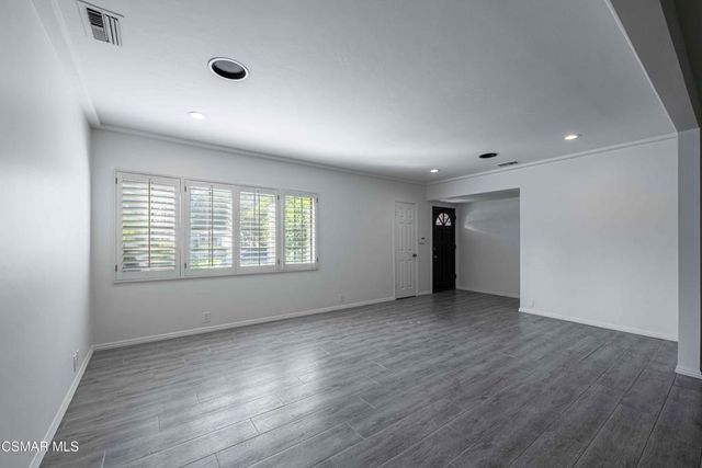 10129 Sarah Street, Toluca Lake, CA 91602