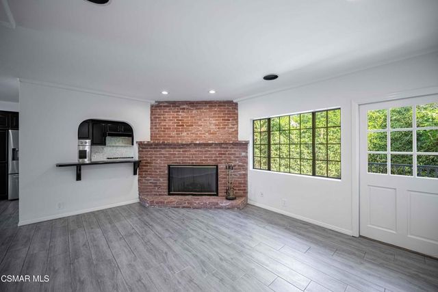 10129 Sarah Street, Toluca Lake, CA 91602
