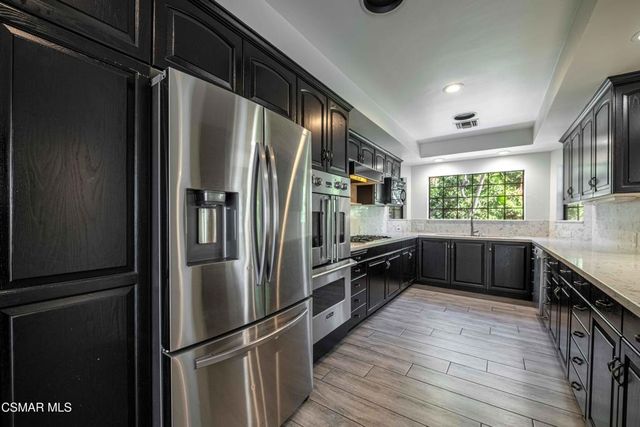 10129 Sarah Street, Toluca Lake, CA 91602