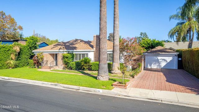 10129 Sarah Street, Toluca Lake, CA 91602