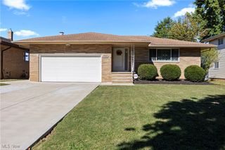 5700 Hollywood Drive, Parma, OH 44129