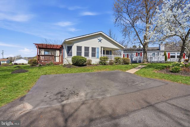 7 JUNIPER CIR, New Hope, PA 18938