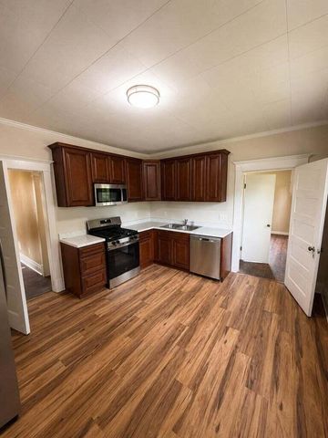 703 W BROADWAY, Columbia, MO 65203