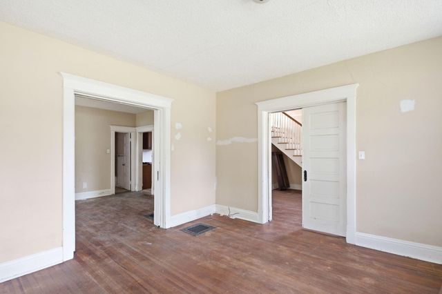 703 W BROADWAY, Columbia, MO 65203