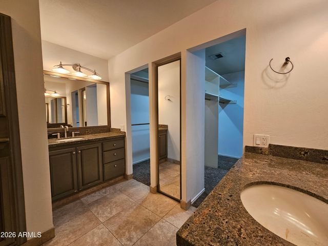 4929 E Sunnyside Drive, Scottsdale, AZ 85254