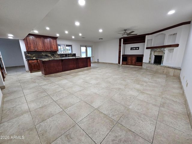 4929 E Sunnyside Drive, Scottsdale, AZ 85254