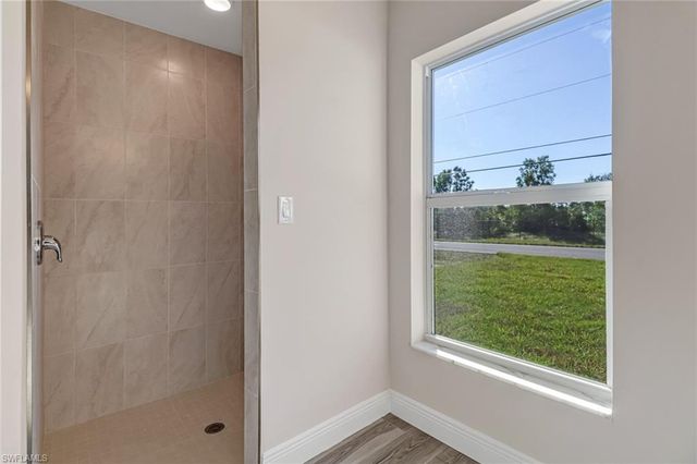 1121 Jacaranda PKWY E, Cape Coral, FL 33909