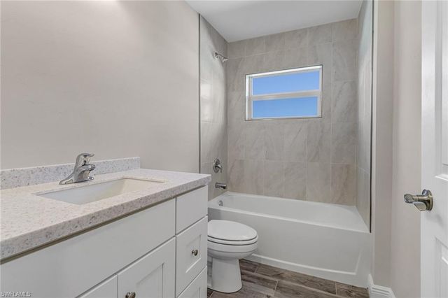 1121 Jacaranda PKWY E, Cape Coral, FL 33909