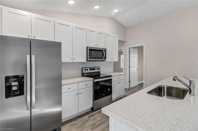 1121 Jacaranda PKWY E, Cape Coral, FL 33909