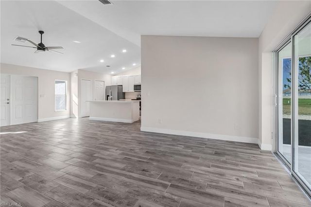 1121 Jacaranda PKWY E, Cape Coral, FL 33909