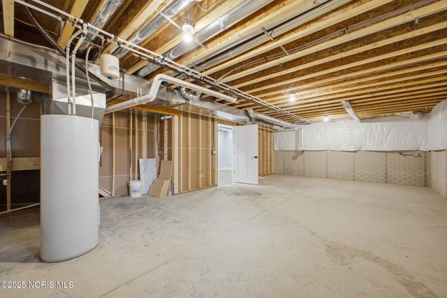 915 Manitoba Drive, Bowling Green, OH 43402