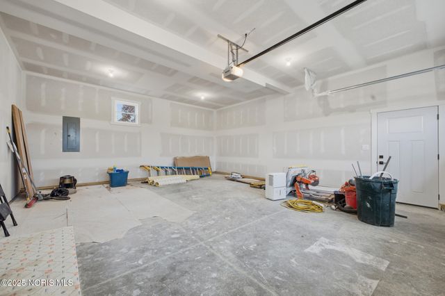 915 Manitoba Drive, Bowling Green, OH 43402