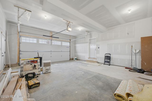 915 Manitoba Drive, Bowling Green, OH 43402