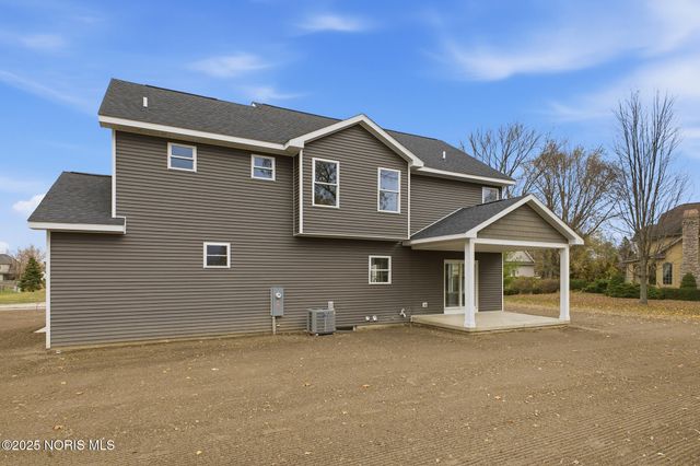 915 Manitoba Drive, Bowling Green, OH 43402