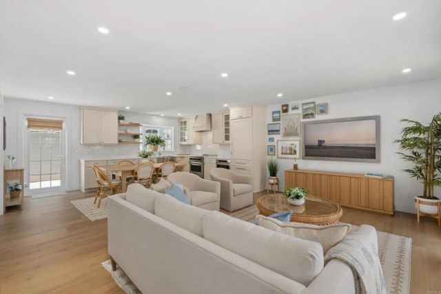 185 Juniper Avenue, Carlsbad, CA 92008