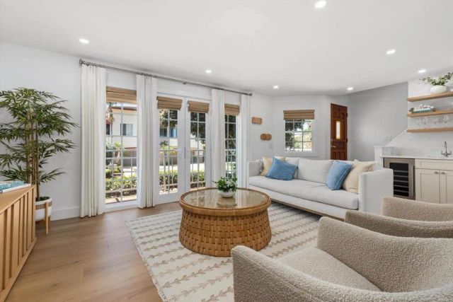 185 Juniper Avenue, Carlsbad, CA 92008