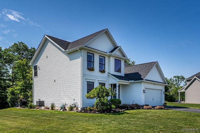 67 Jaycee Lane, West Seneca, NY 14224