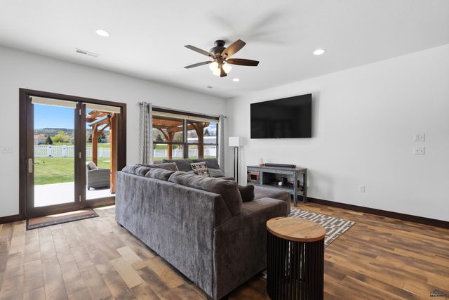 2220 ARROWHEAD DR, Spearfish, SD 57783
