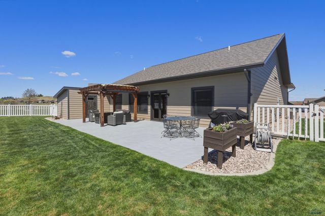 2220 ARROWHEAD DR, Spearfish, SD 57783