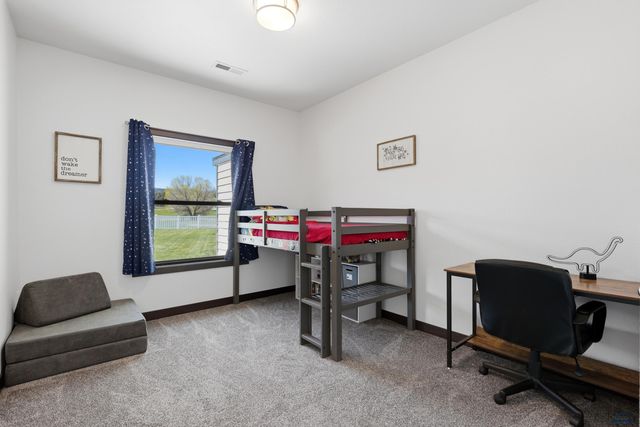 2220 ARROWHEAD DR, Spearfish, SD 57783