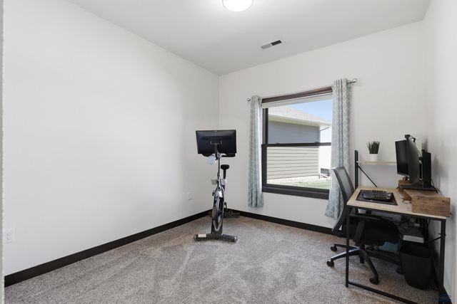 2220 ARROWHEAD DR, Spearfish, SD 57783
