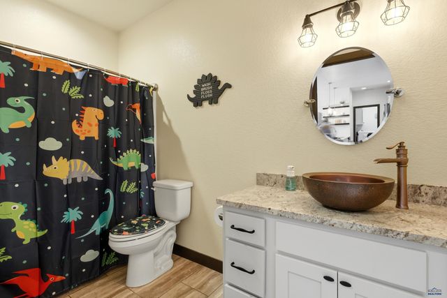 2220 ARROWHEAD DR, Spearfish, SD 57783