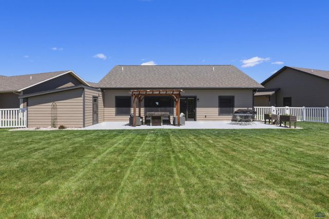 2220 ARROWHEAD DR, Spearfish, SD 57783