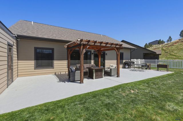 2220 ARROWHEAD DR, Spearfish, SD 57783