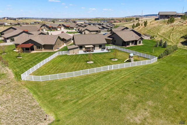 2220 ARROWHEAD DR, Spearfish, SD 57783