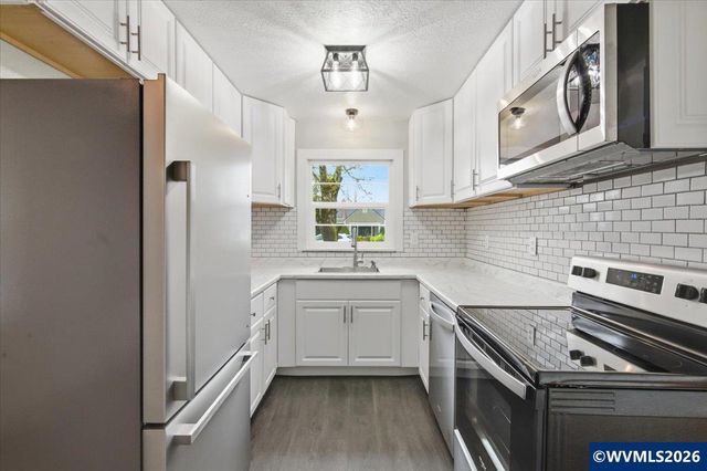 1084 24th St, Salem, OR 97301