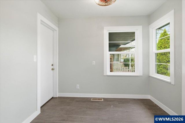 1084 24th St, Salem, OR 97301