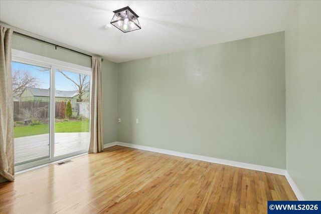 1084 24th St, Salem, OR 97301