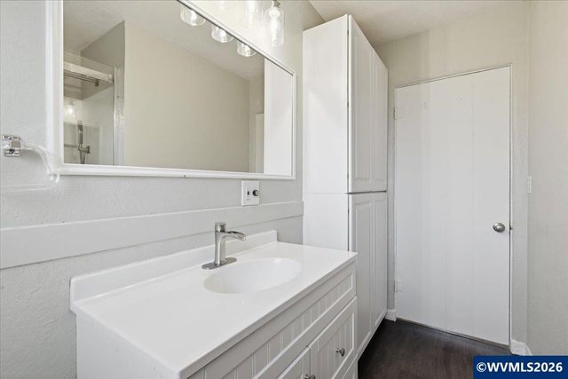 1084 24th St, Salem, OR 97301