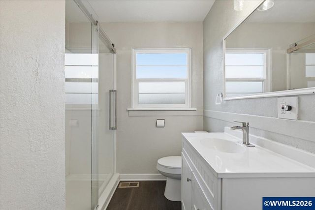 1084 24th St, Salem, OR 97301