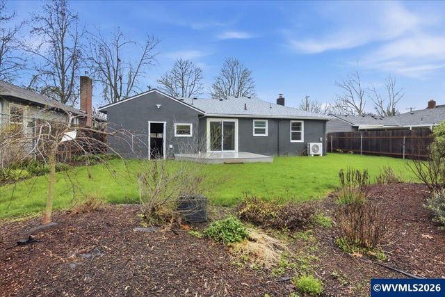 1084 24th St, Salem, OR 97301