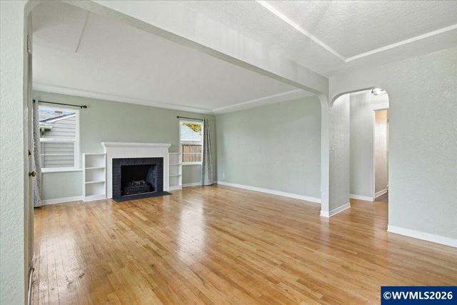 1084 24th St, Salem, OR 97301