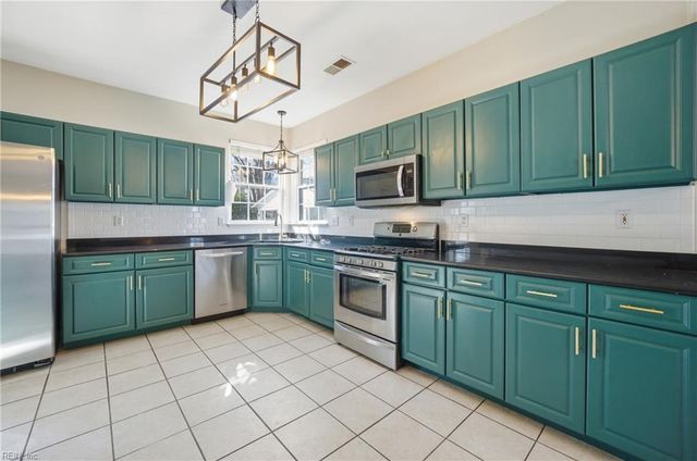 673 Parker RD, Chesapeake, VA 23322