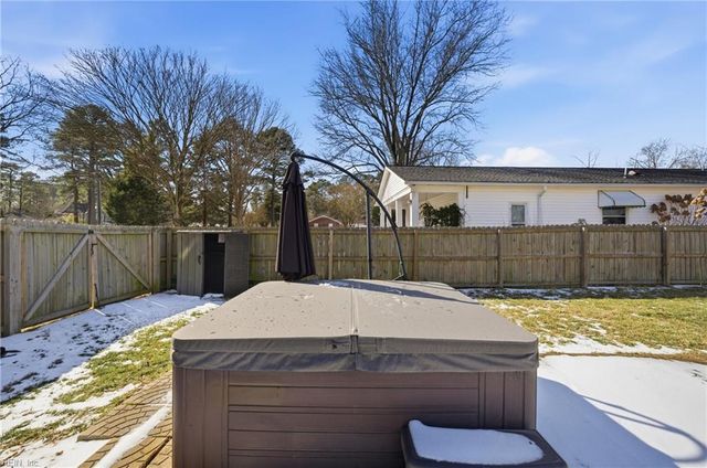 673 Parker RD, Chesapeake, VA 23322