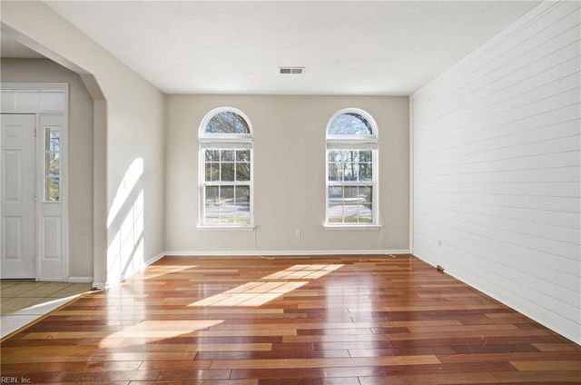 673 Parker RD, Chesapeake, VA 23322