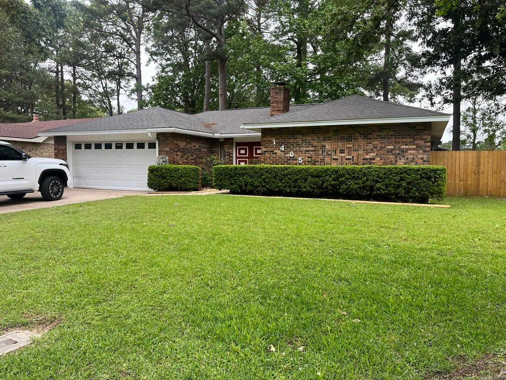 1405 Silver Fox, Pine Bluff, AR 71603