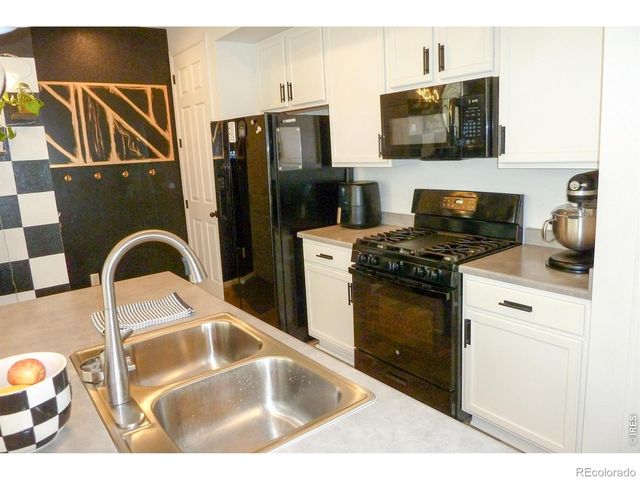 44 N Trussville Street, Aurora, CO 80018