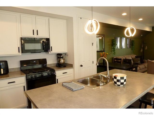 44 N Trussville Street, Aurora, CO 80018