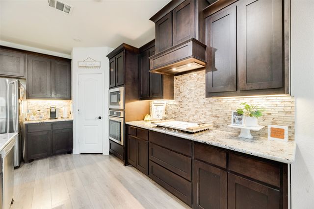 3208 Emerald Grove Lane, Fort Worth, TX 76244