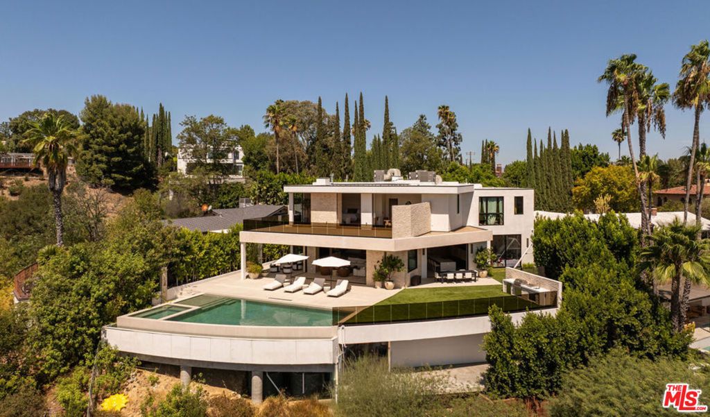 16988 Strawberry Drive, Los Angeles, CA 91436 — exterior