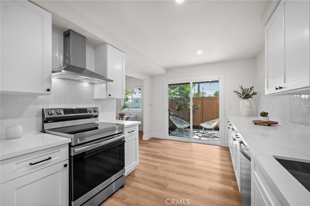 Image 10 of property listing at 22932 S Vermont Avenue, Torrance, CA 90502