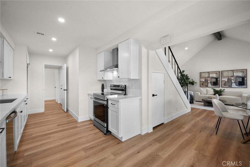 Image 14 of property listing at 22932 S Vermont Avenue, Torrance, CA 90502