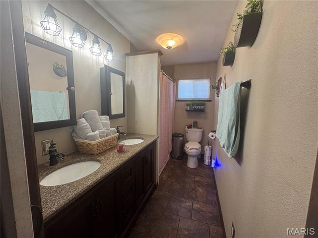 102 S Roosevelt Street, Desloge, MO 63601