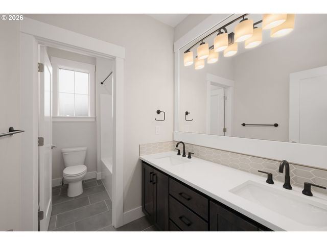 17789 Nw Layla Dr, Portland, OR 97229